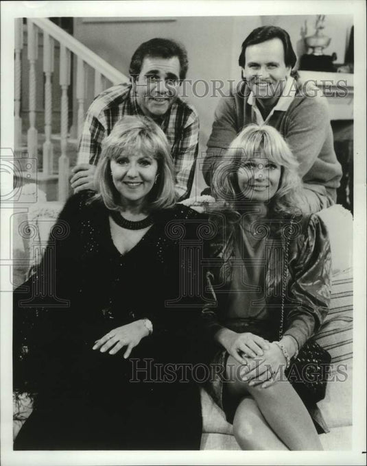 Press Photo Brenda Vaccaro and other cast members from Changing Patterns - Historic Images