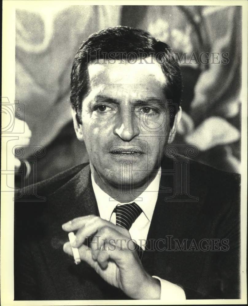 1977 Press Photo Spain&#39;s Prime Minister Adolfo Saurez at press conference - Historic Images
