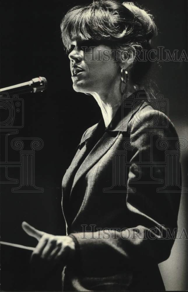 1979 Press Photo Jane Fonda speaking on divisive topics. - mjc30027 - Historic Images