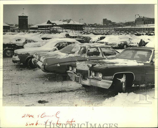 1982 Press Photo Cars towed from snowy streets are stored on this lot, Canal St. - Historic Images
