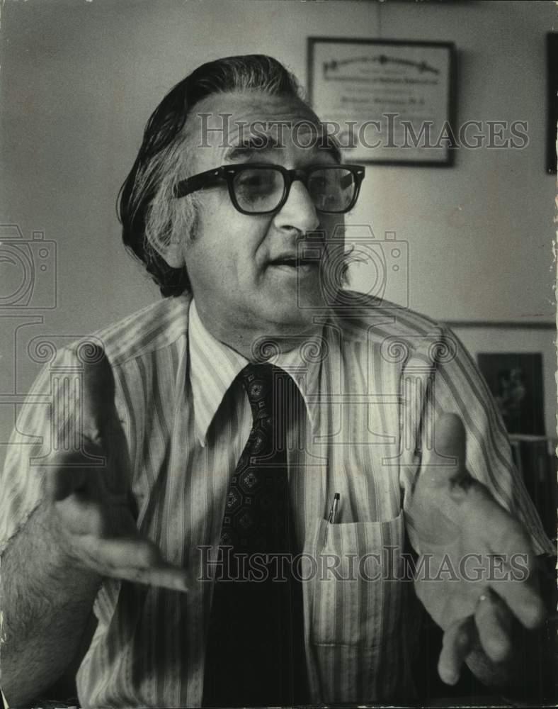 1972 Press Photo Samuel D. Stellman director at University of Wisconsin - Historic Images