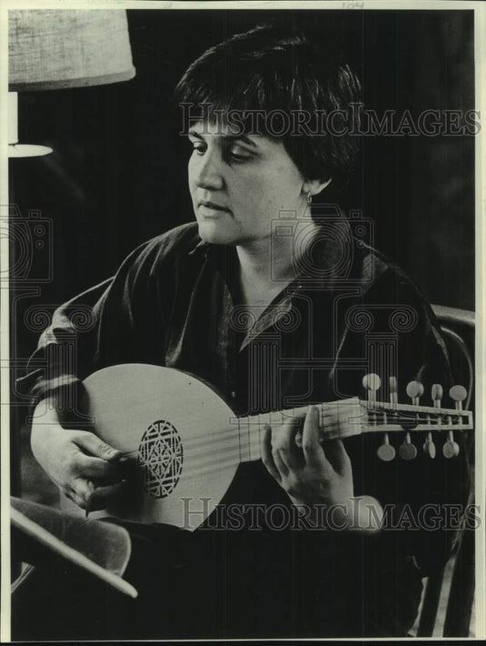 1988 Press Photo Mary Springfels, musician at Chicago's Newberry Library - Historic Images