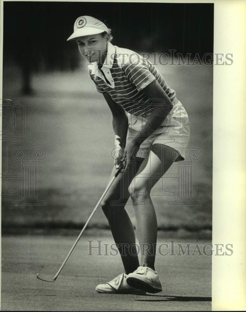 1981 Press Photo Sherri Steinhauer swinging golf club, Wisconsin - mjc30276 - Historic Images