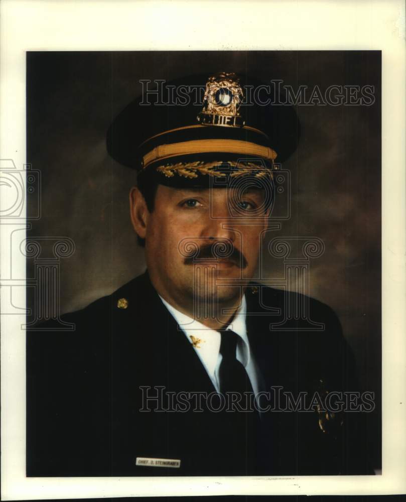 1994 Press Photo Police Chief David Steingraber, Menomonee Falls, Wisconsin - Historic Images