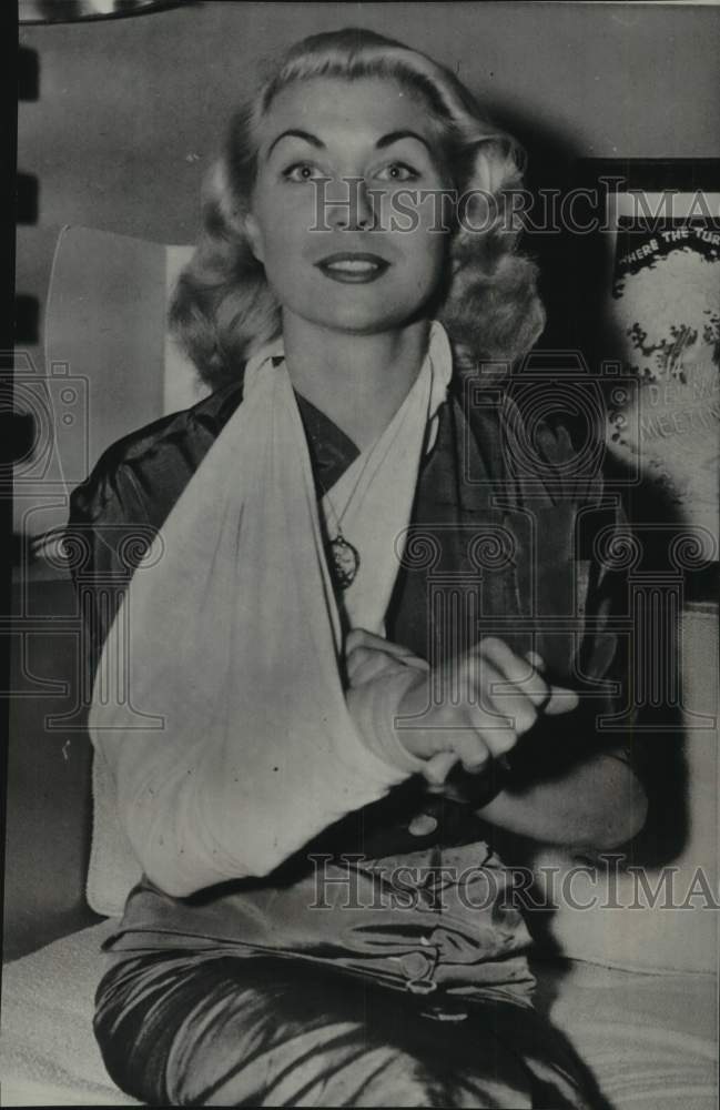 1954, Mrs. Judith Spreckels, wife of sugar heir Adolph Spreckels Jr. - Historic Images