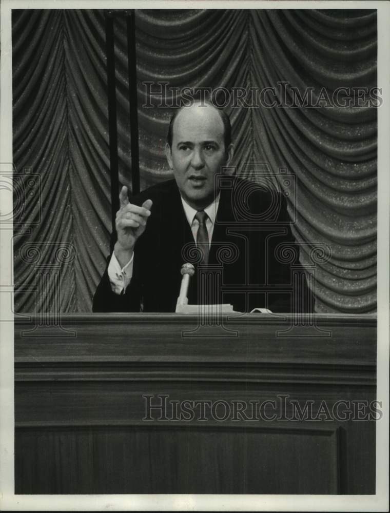 1964 Press Photo Carl Reiner moderator of &quot;The Celebrity Game&quot; - mjc30316 - Historic Images