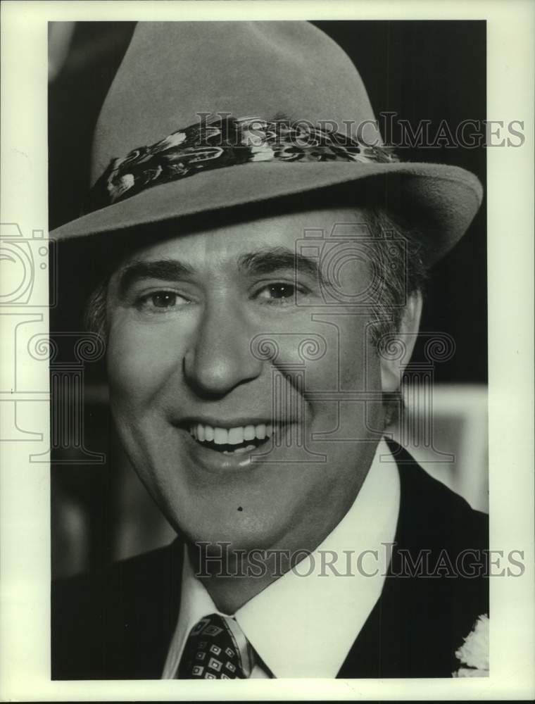 1977 Press Photo Carl Reiner stars as Mr. Angel in &quot;Good Heavens&quot; on ABC - Historic Images