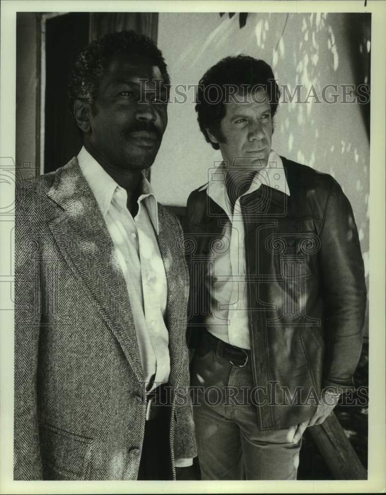 1979 Press Photo Hari Rhodes and Alan Feinstein star on "The Runaways on NBC-TV - Historic Images