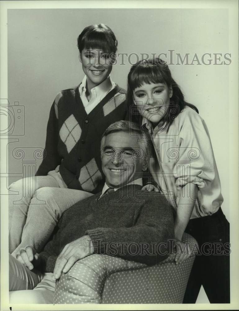 1984 Press Photo Donnelly Rhodes and his TV family in "Double Trouble on NBC-TV - Historic Images