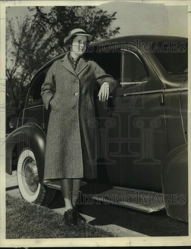 1948 Press Photo Patience MacBriar chairman for annual spring subscription drive-Historic Images