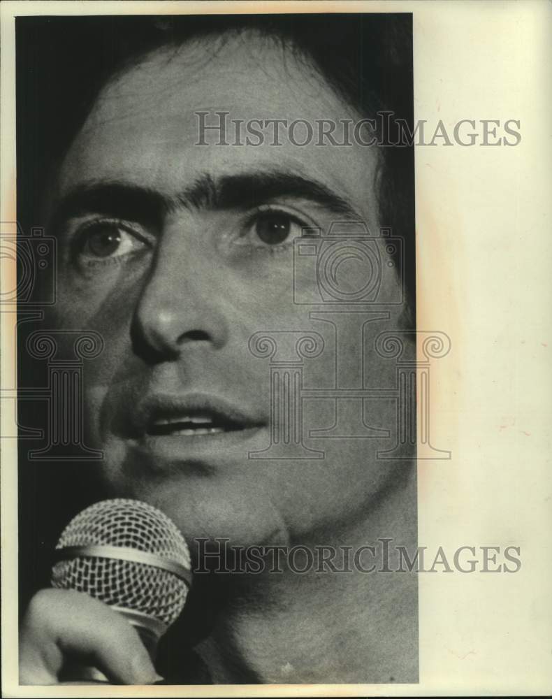 1974 Comedian David Steinberg performs in Milwaukee. - Historic Images