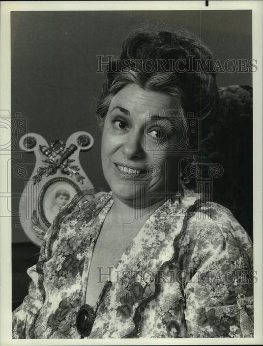 1976 Press Photo Naomi Stevens stars as Rose Montefusco in "The Montefuscos" - Historic Images