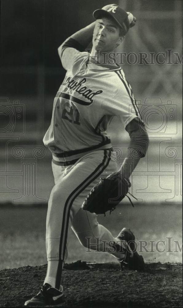 1991 Press Photo Arrowhead Brian Steinbach delivers pitch. - mjc30589 - Historic Images