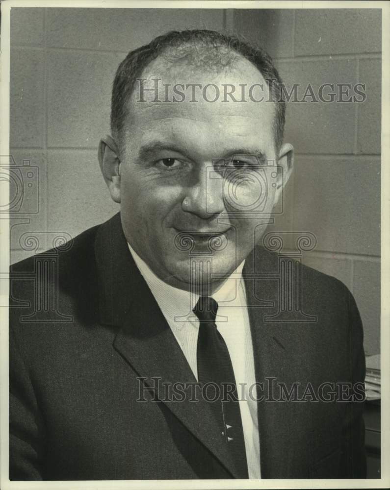 1966 Press Photo E.R. Thomas Steidl, Pepsi-Cola sales manager, Milwaukee - Historic Images