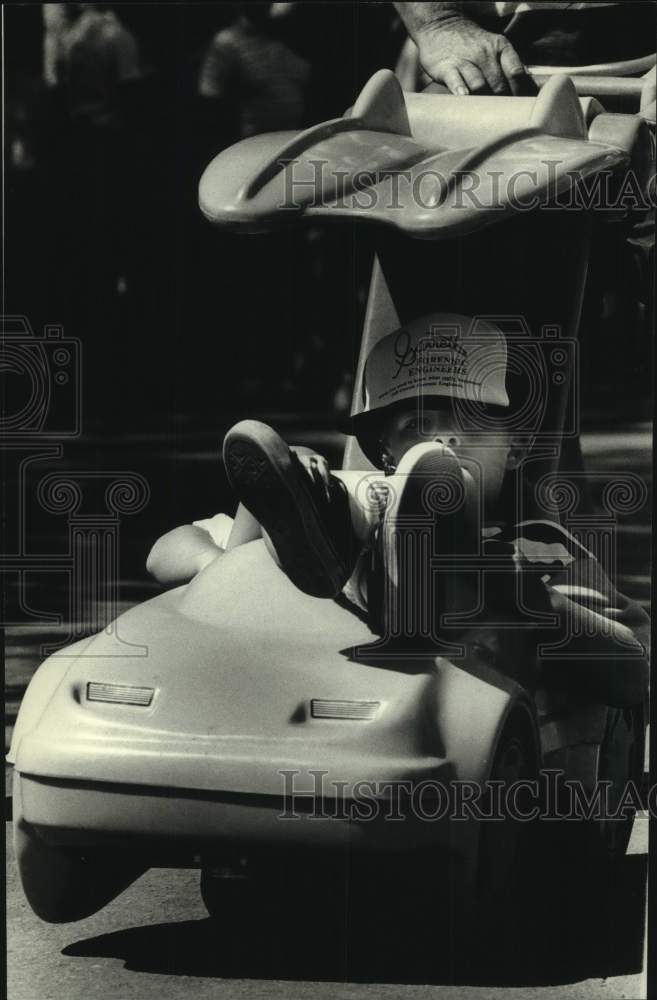 1989 Press Photo Noah Voss rode in a Fun Riders at Summerfest - mjc30646 - Historic Images