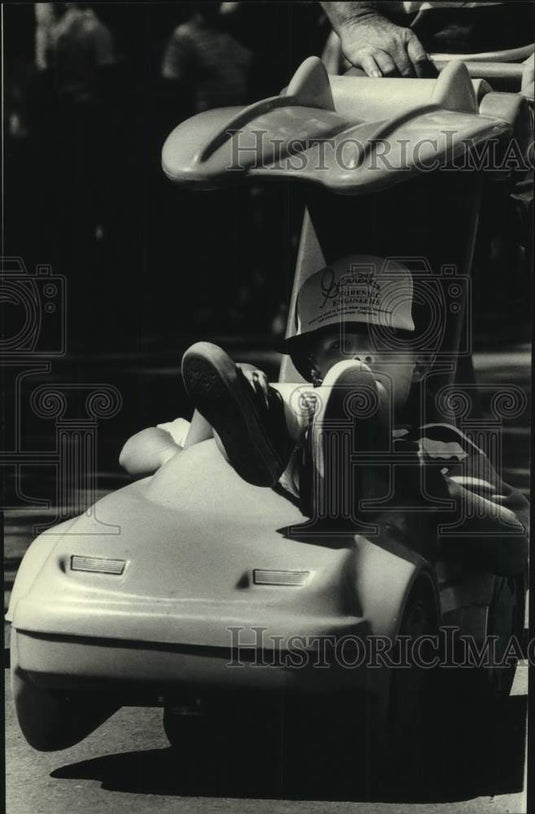1989 Press Photo Noah Voss rode in a Fun Riders at Summerfest - mjc30646 - Historic Images