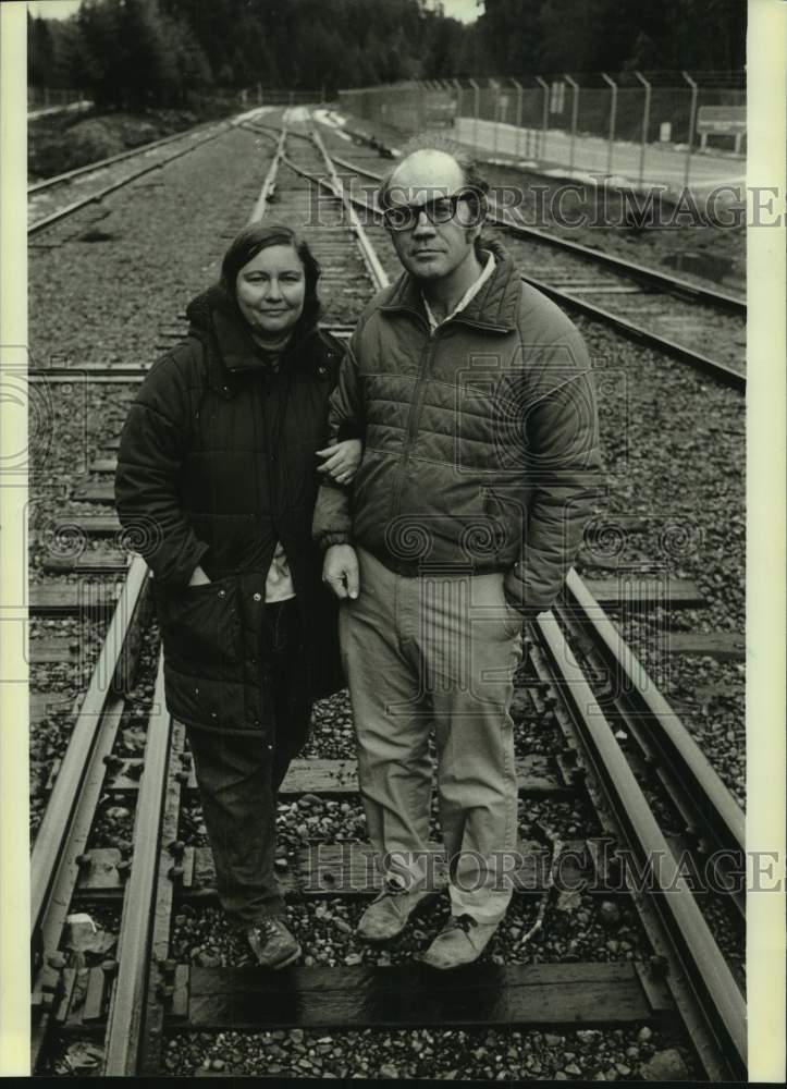 1985 Press Photo Shelley &amp; Jim Douglass, founders of Agape Community, Bangor - Historic Images