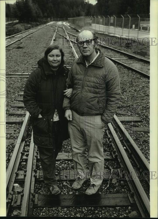 1985 Press Photo Shelley & Jim Douglass, founders of Agape Community, Bangor - Historic Images