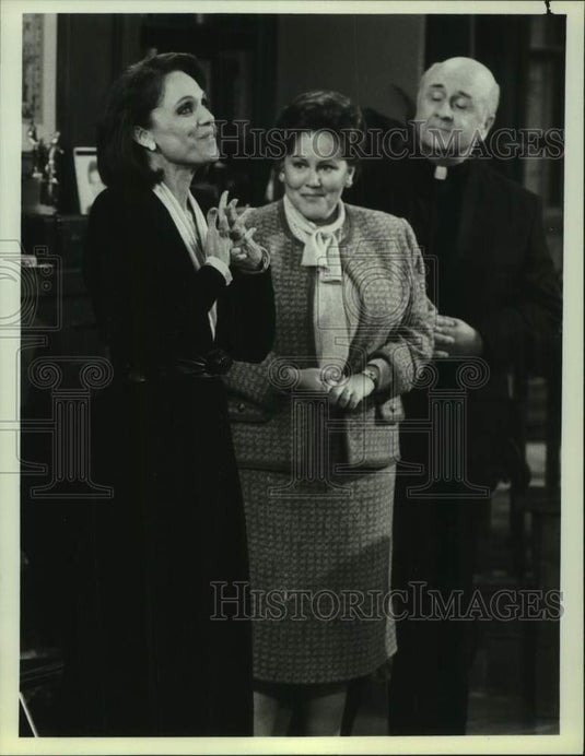 1986 Press Photo Valerie Harper, Edie McClurg & Bryan O'Byrne in "Valerie" - Historic Images