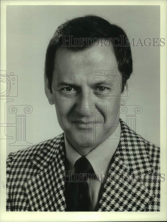 1975 Press Photo Actor & comedian Tony Randall stars in "The Odd Couple" - Historic Images