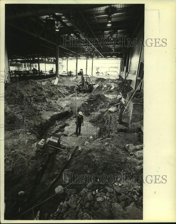 1981 Construction crew, General Motors plant addition, Janesville