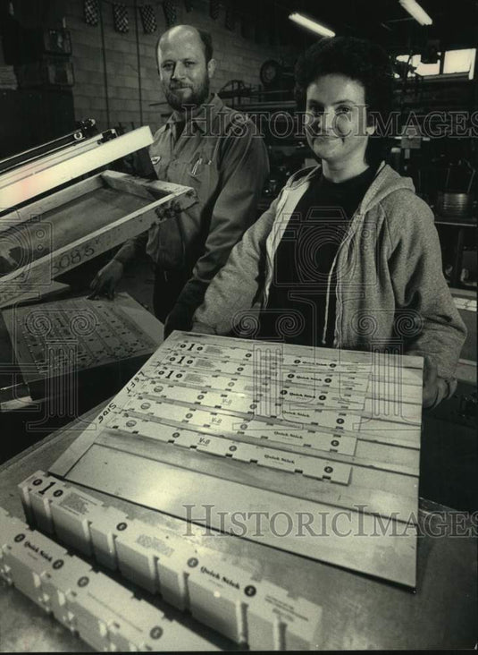 1988 Press Photo Gary Steinberger and wife Gary's Auto & Truck Service Milwaukee - Historic Images