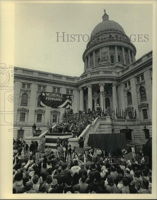 1984 Press Photo Walter Mondale in front of crowd at capitol, Madison, Wisconsin - Historic Images