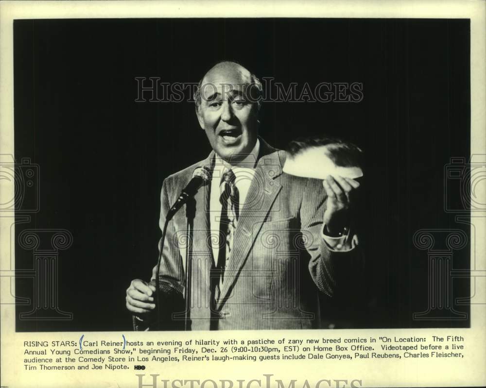 1981 Press Photo Comedian Carl Reiner hosts HBOs young comedian show, California - Historic Images