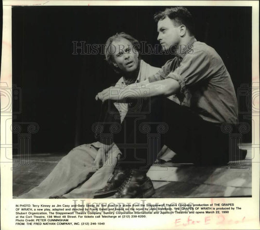 1990 Press Photo Terry Kinney & Gary Sinese, "The Grapes of Wrath," Cort Theatre - Historic Images