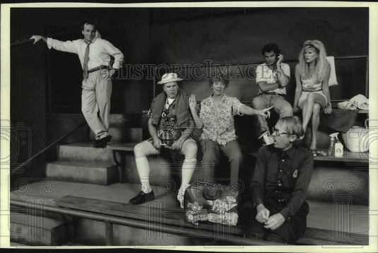 1989 Press Photo Actors in a scene from Organic Theater's "Bleacher Bums" - Historic Images