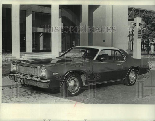 1974 Press Photo Plymouth's 1975 Fury Sport Intermediate in Milwaukee, Wisconsin - Historic Images