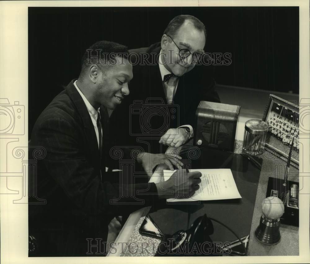 1993 Press Photo Actors Alton Fitzgerald White &amp; Joel Hatch in &quot;The First&quot;, IL