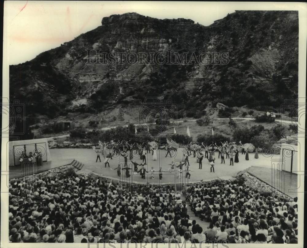 1972 Press Photo scene from the musical &quot;Texas&quot; at Palo Duro Canyon State Park - Historic Images