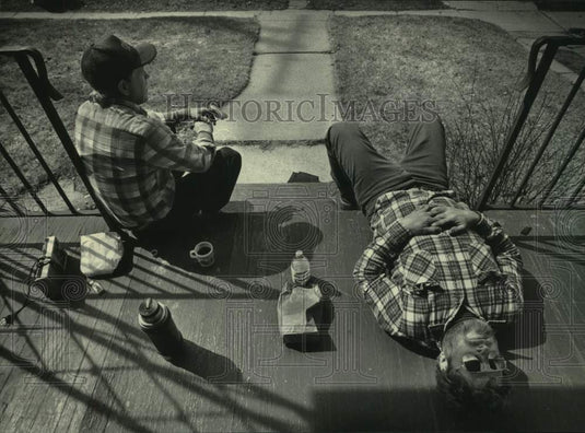 1985 Press Photo Steve & Scott Forbes of Forbes Brothers Roofing in Wauwatosa - Historic Images