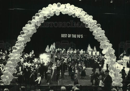 1991 Press Photo Governor Tommy Thompson-Inauguaration Dane County Coliseum - Historic Images