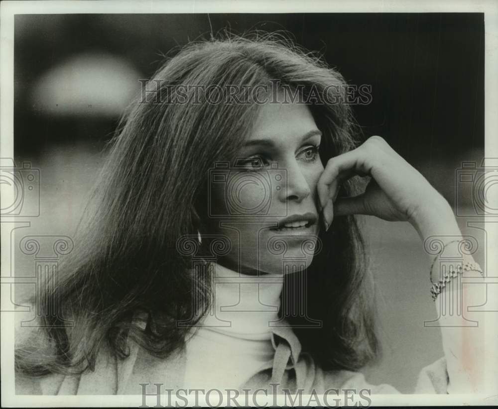 1975 Press Photo Actress and fashion model Ann Turkel in TV movie &quot;Matt Helm&quot; - Historic Images
