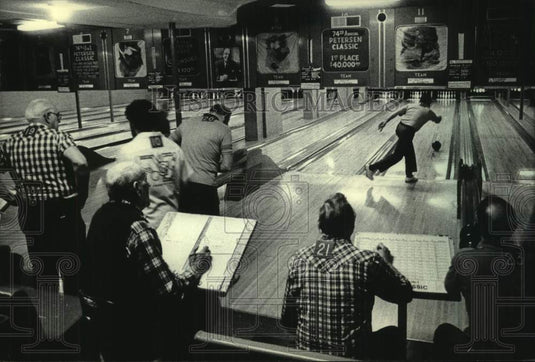 1984 Press Photo Bowlers compete at Petersen Classic in Chicago - mjc31147 - Historic Images