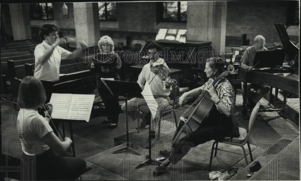 1988 Press Photo Charles Sullivan and his Ensemble Rehearsing, Milwaukee - Historic Images