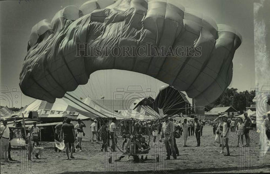 1984 Press Photo a Para Plane at Experimental Aviation Association Airshow, WI - Historic Images