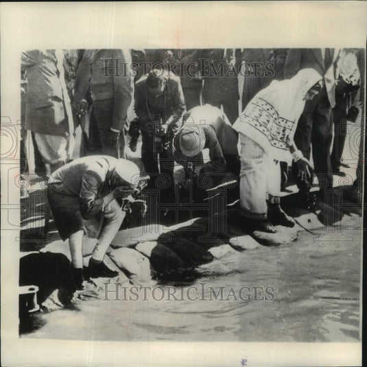 1954, Hindu religious bathers at the Ganges River, India - mjc31450 - Historic Images