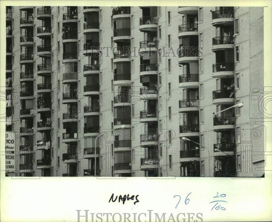 1982 Press Photo Government housing complexes for Naples' poor in Italy - Historic Images