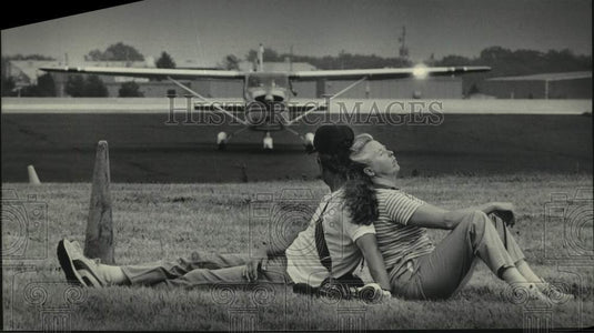 1985 Press Photo Francis and Theresa Malinowski at Experimental Aircraft Assoc - Historic Images