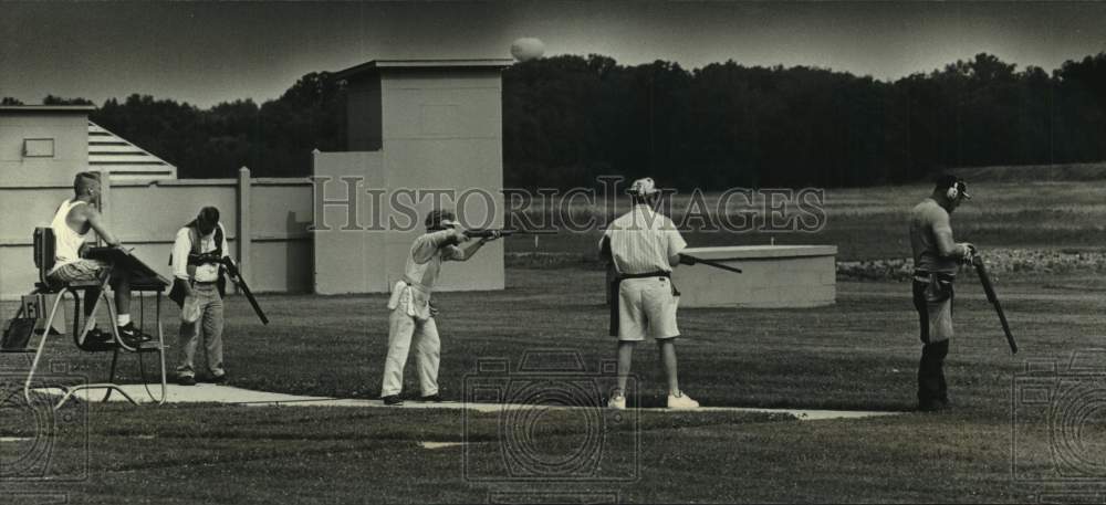 1993 Press Photo Trap-Shooters Compete at the Wisconsin State Competition - Historic Images