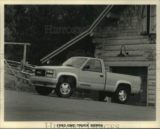 1992 Press Photo GMC's Sierra pickup truc offers four-wheel drive & V-8 engine - Historic Images