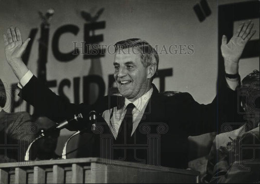 1980 Press Photo United States Vice President Walter Mondale, Kenosha union hall - Historic Images