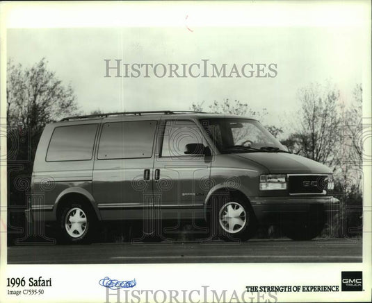 1996 Press Photo Safari Automobile by General Motors Inc. - mjc31604 - Historic Images