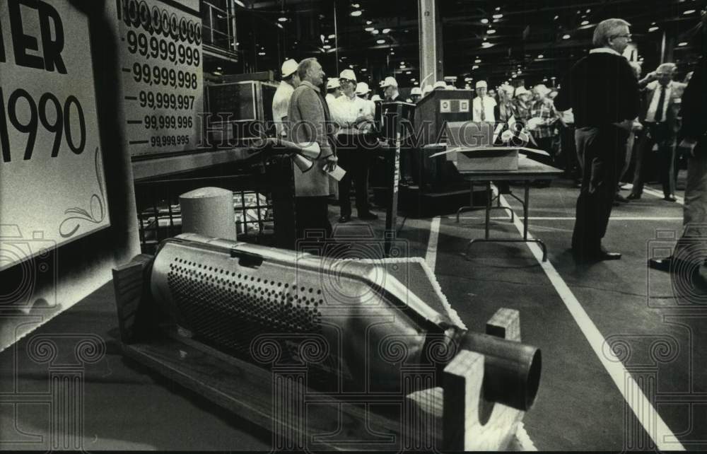 1990 Press Photo AC Rochester Division of GMC catalytic converters at Oak Creek. - Historic Images