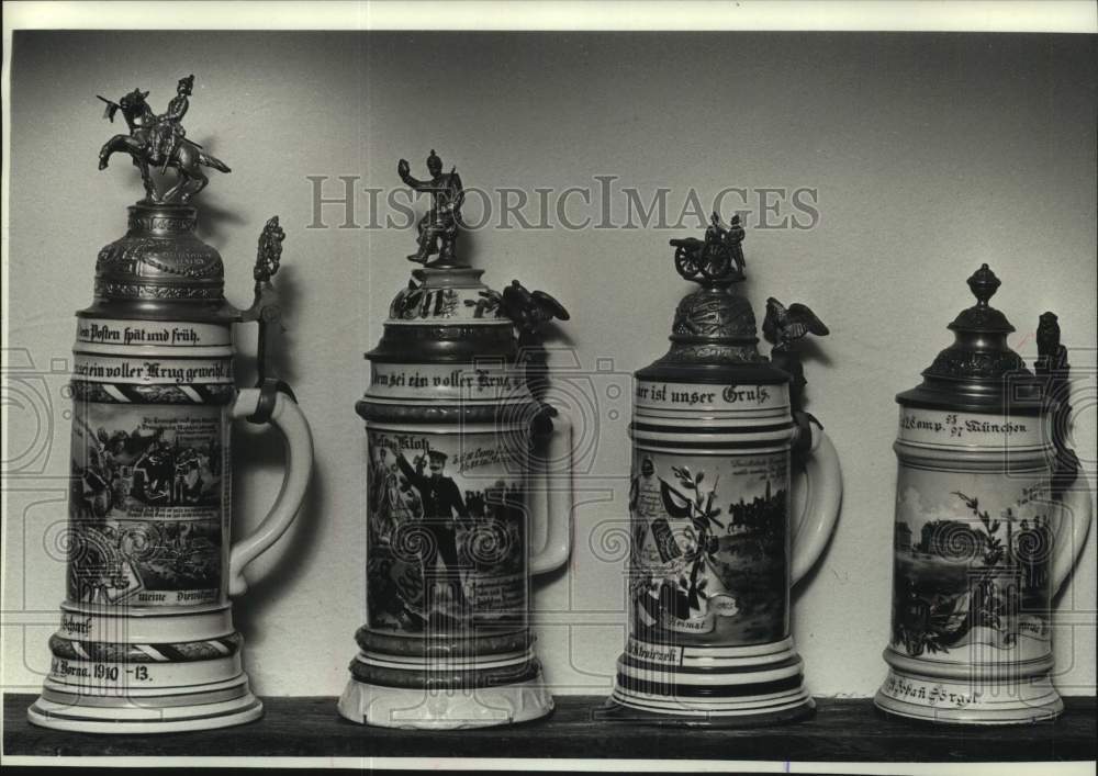 1990 Press Photo A local collection shows the variety of stein designs. - Historic Images