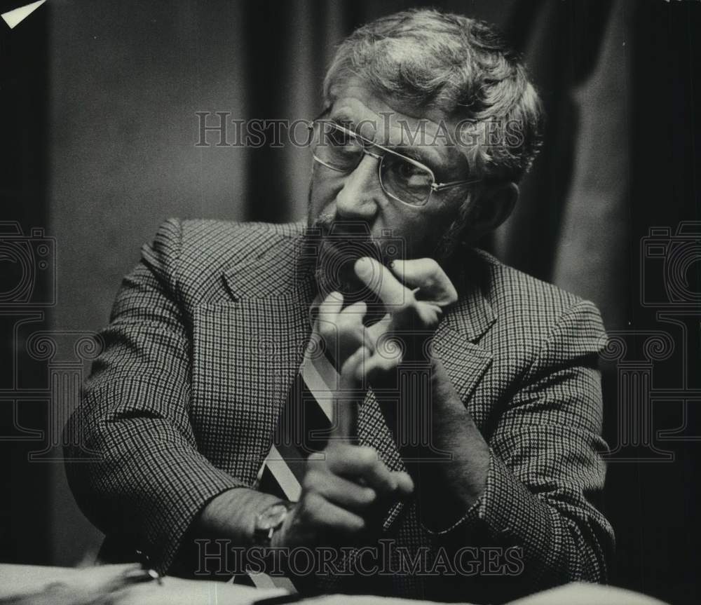 1979 Press Photo Dr. William F. Steinert, Superintendent at St. Francis schools. - Historic Images