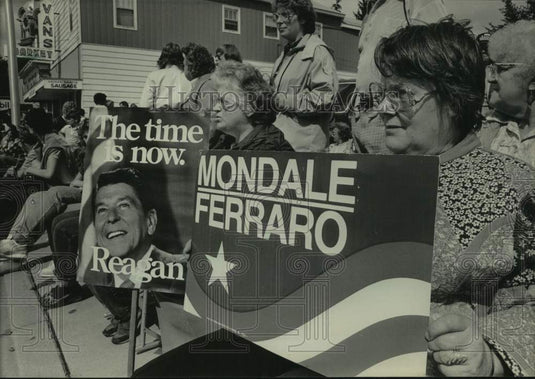 1984 Press Photo Crowd gathers for Walter Mondale campaign visit, Merrill, WI - Historic Images